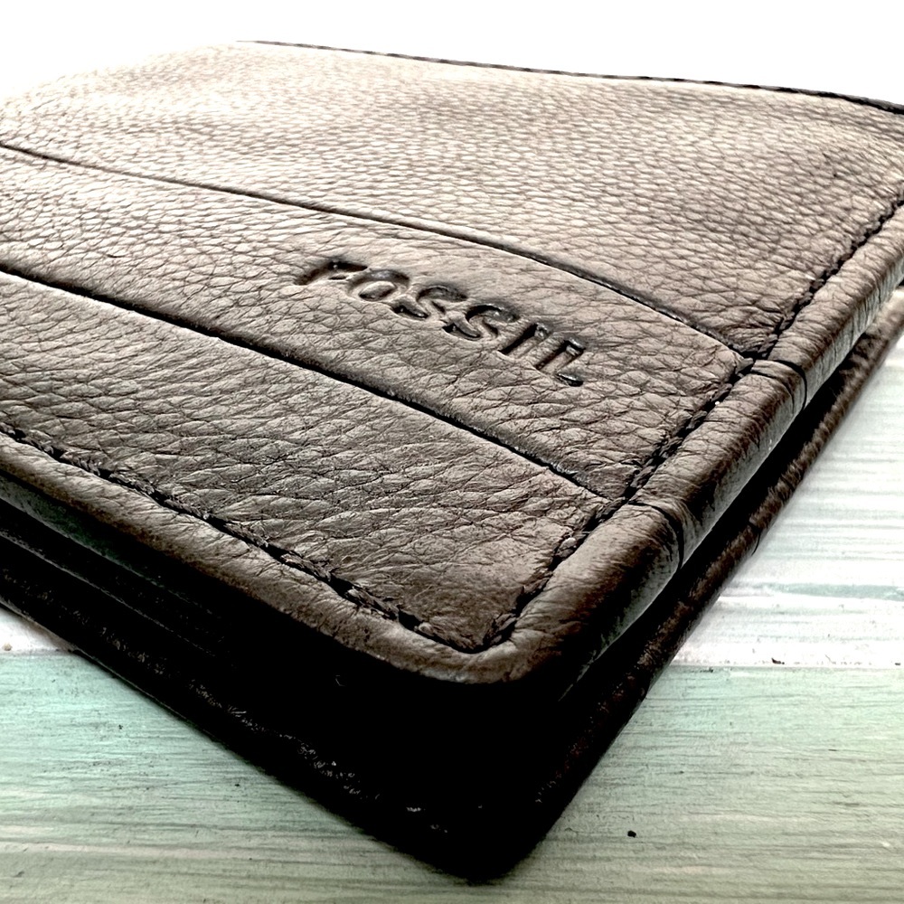 Fossil Tri-Fold Men’s Leather Wallet